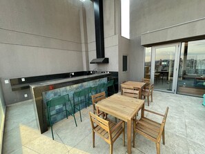 Deluxe Studio | Outdoor dining