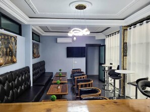 Snack bar - Justina Guest House Hotel (Douala)