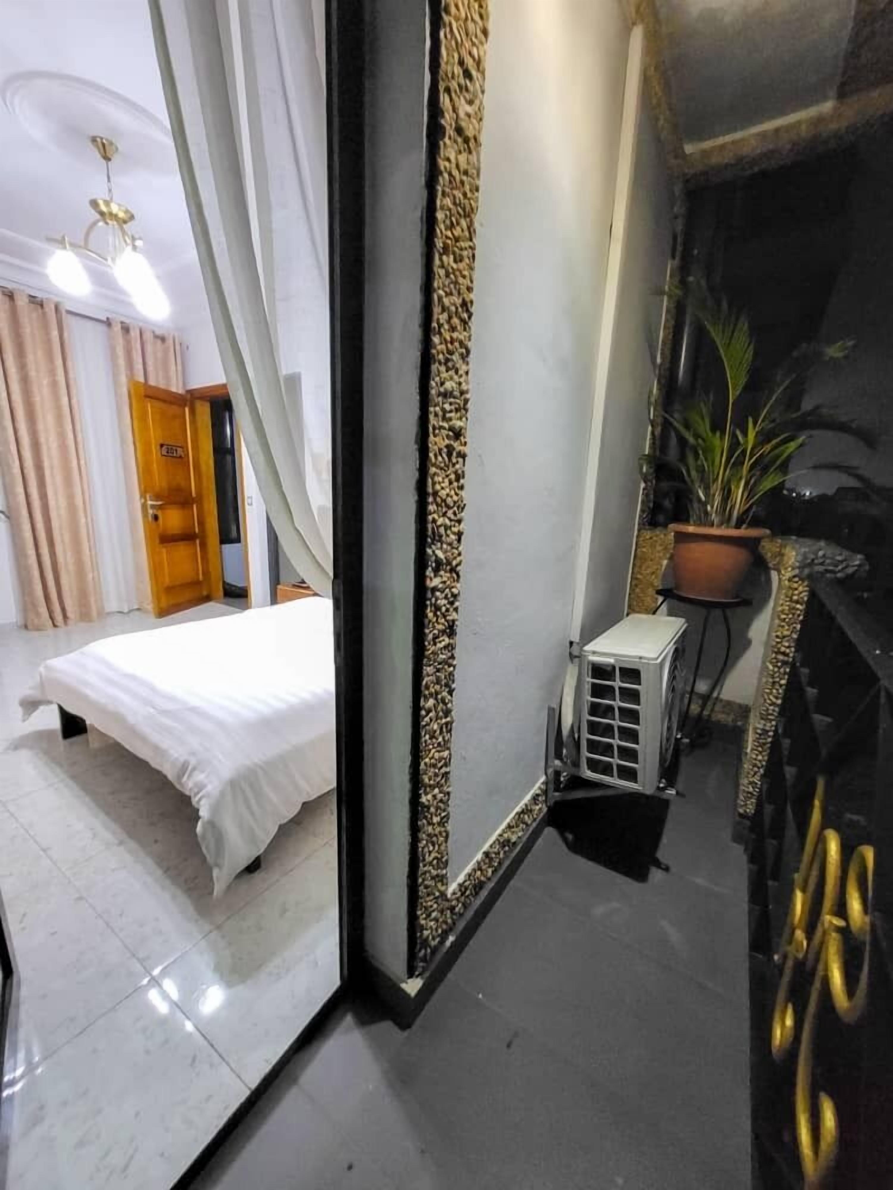 Habitación doble superior, vistas a la ciudad | Escritorio, espacio para trabajar con un portátil, cortinas opacas