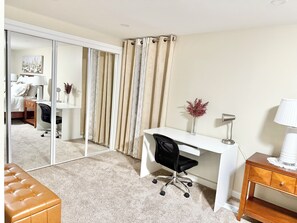 3 bedrooms, iron/ironing board, internet