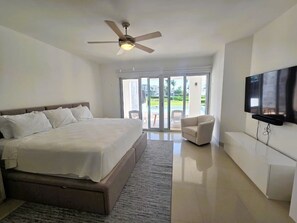 4 bedrooms, iron/ironing board, Internet, bed sheets