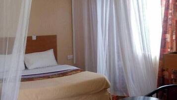 Wifi gratis y ropa de cama