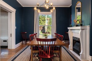 Dining - The Old Fashioned ~ Hot Tub, Fire Pit, Mini Golf Steps From Bardstown Rd (Louisville)