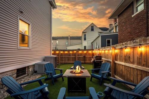 The Old Fashioned ~ Hot Tub, Fire Pit, Mini Golf Steps From Bardstown Rd