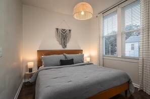 6 bedrooms, iron/ironing board, free WiFi, bed sheets
