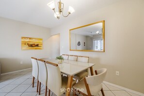 Apartment | Dining room - Apt w/ Balcony & BBQ 200m From the Beach Rdt1004 (Balneário Camboriú)