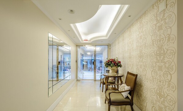 Àrea amb seients del vestíbul