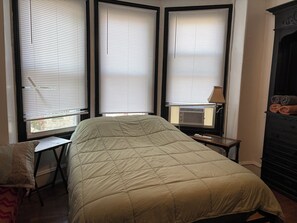 1 bedroom, in-room safe, desk, iron/ironing board
