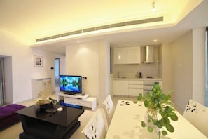 Room - One Room One Car Seaview Holiday Apartment (Beihai)