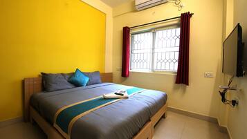 Soundproofing, iron/ironing board, free WiFi