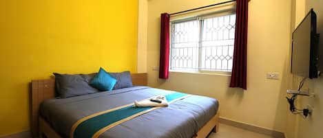 Soundproofing, iron/ironing board, free WiFi