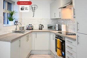 Micro-ondas, fogão, cooktop, lava-louças