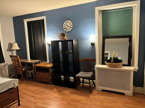 2 bedroom, Pet friendly near Einstein Hospital