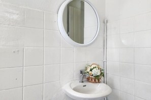 Room - Petaling Jaya 5 BedRoom Landed SS17/ for up to 18pax/Jaya1/Phileo/UM (Petaling Jaya)