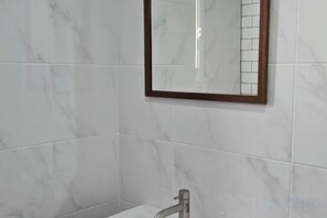 صورة غير مصنفة، 3 من 4، زرّ