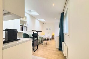 Living area - Penbed - Montparnasse 2 - Studio (Paris)