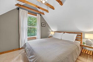 2 soverom, strykejern/-brett, wi-fi og sengetøy