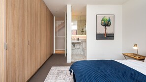 2 bedrooms, iron/ironing board, travel crib, free WiFi