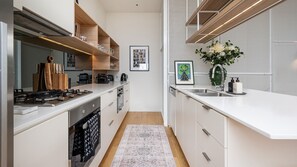 Kühlschrank, Ofen, Herdplatte, Geschirrspüler