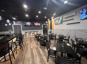 Bar (in der Unterkunft)
