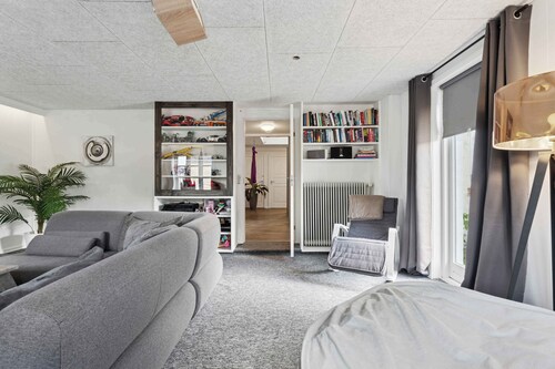 Cosy and modern house in peaceful setting