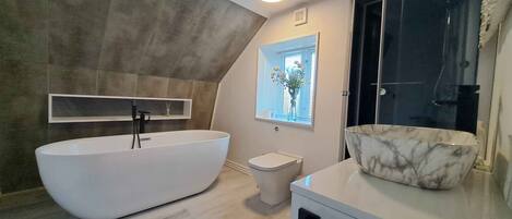 淋浴设施、吹风机