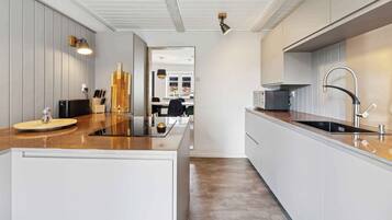 Réfrigérateur, four, plaque de cuisson, lave-vaisselle