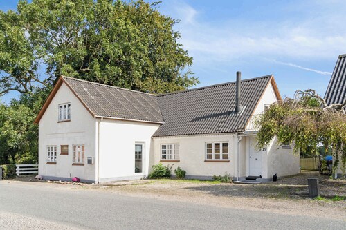 Cosy and modern house in peaceful setting