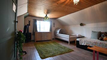 3 bedrooms, WiFi (free)