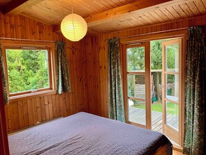 3 bedrooms, iron/ironing board, free WiFi