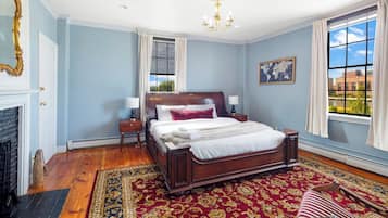 Laptop workspace, free WiFi, bed sheets