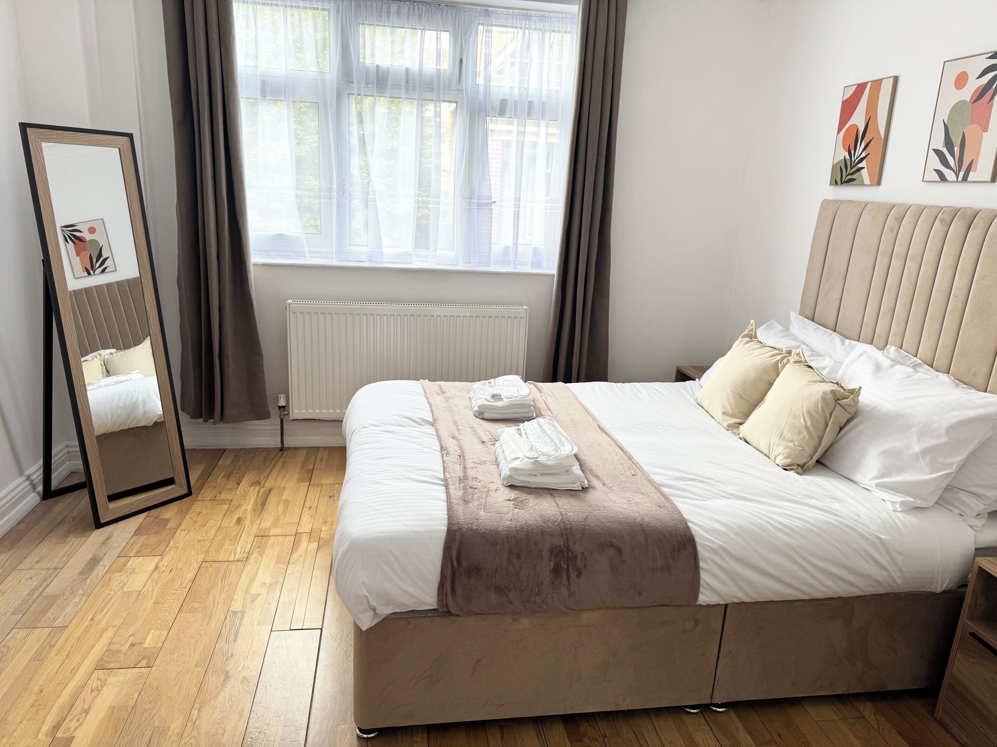 3 bedrooms, iron/ironing board, WiFi, bed sheets