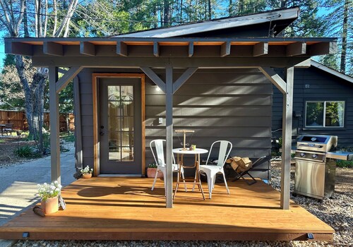 Charming studio in the heart of wonderful Nevada City with AC