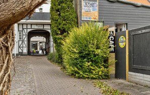 تفاصيل الفندق من الخارج