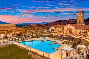 Pool - Pet-Friendly, Office Desk, Flexible Stays (Temescal Valley)