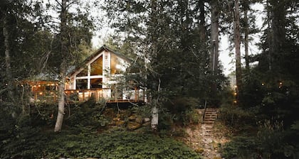 Riverfront Cabin-Hot Tub-Firepit-BBQ-Tilton River