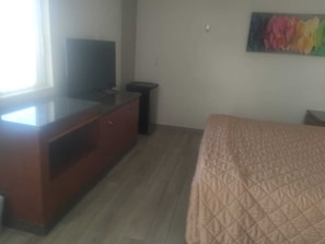 Iron/ironing board, free WiFi