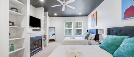 3 عدّة غرف نوم ومكواة/لوح كي وواي فاي وملاءات أسرّة