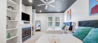 The BAX I Spacious I Walkable I Patios