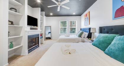 The BAX I Spacious I Walkable I Patios