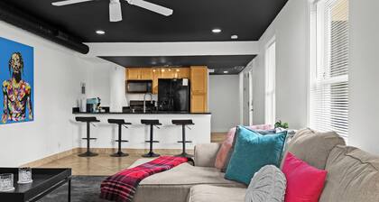 The BAX I Spacious I Walkable I Patios