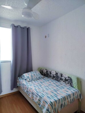 2 quartos, ferros/tábuas de passar roupa, Wi-Fi, roupa de cama