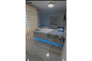 2 bedrooms, iron/ironing board, Internet, bed sheets