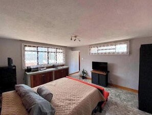 2 bedrooms, bed sheets