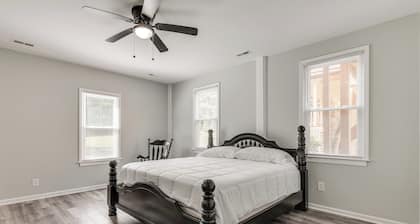 11 Mi to Fort Lee: 30-Acre Retreat w/ Scenic Views