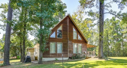 Wraparound Porch: Toledo Bend Reservoir Retreat!