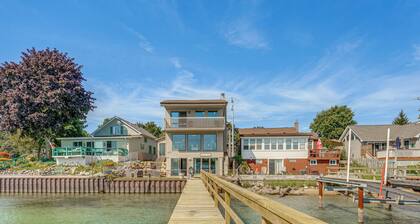 Spacious Riverfront Home w/ Dock in St Clair!