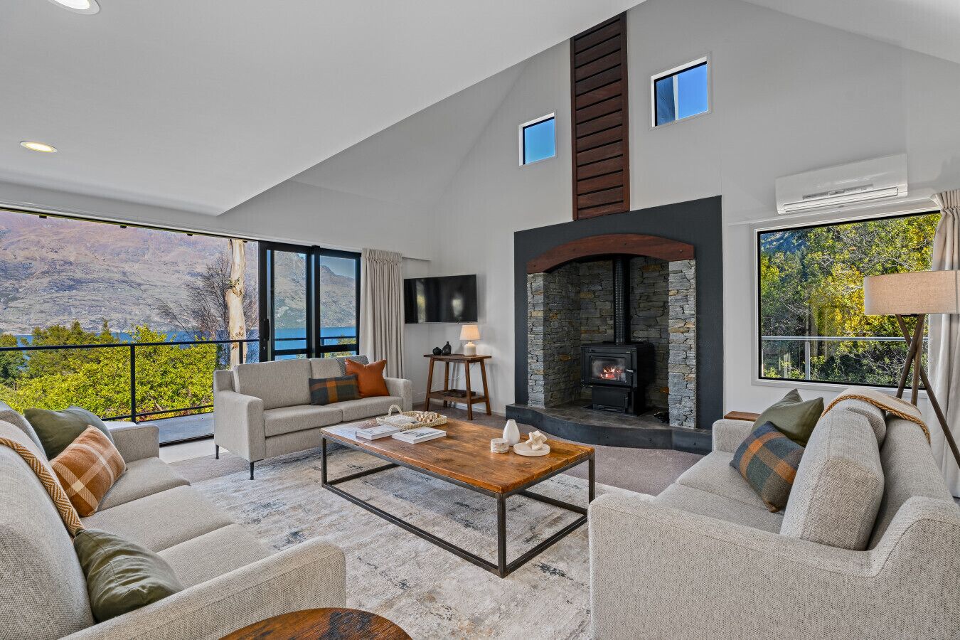 Living room: Epic views & HD TV for those family nights in