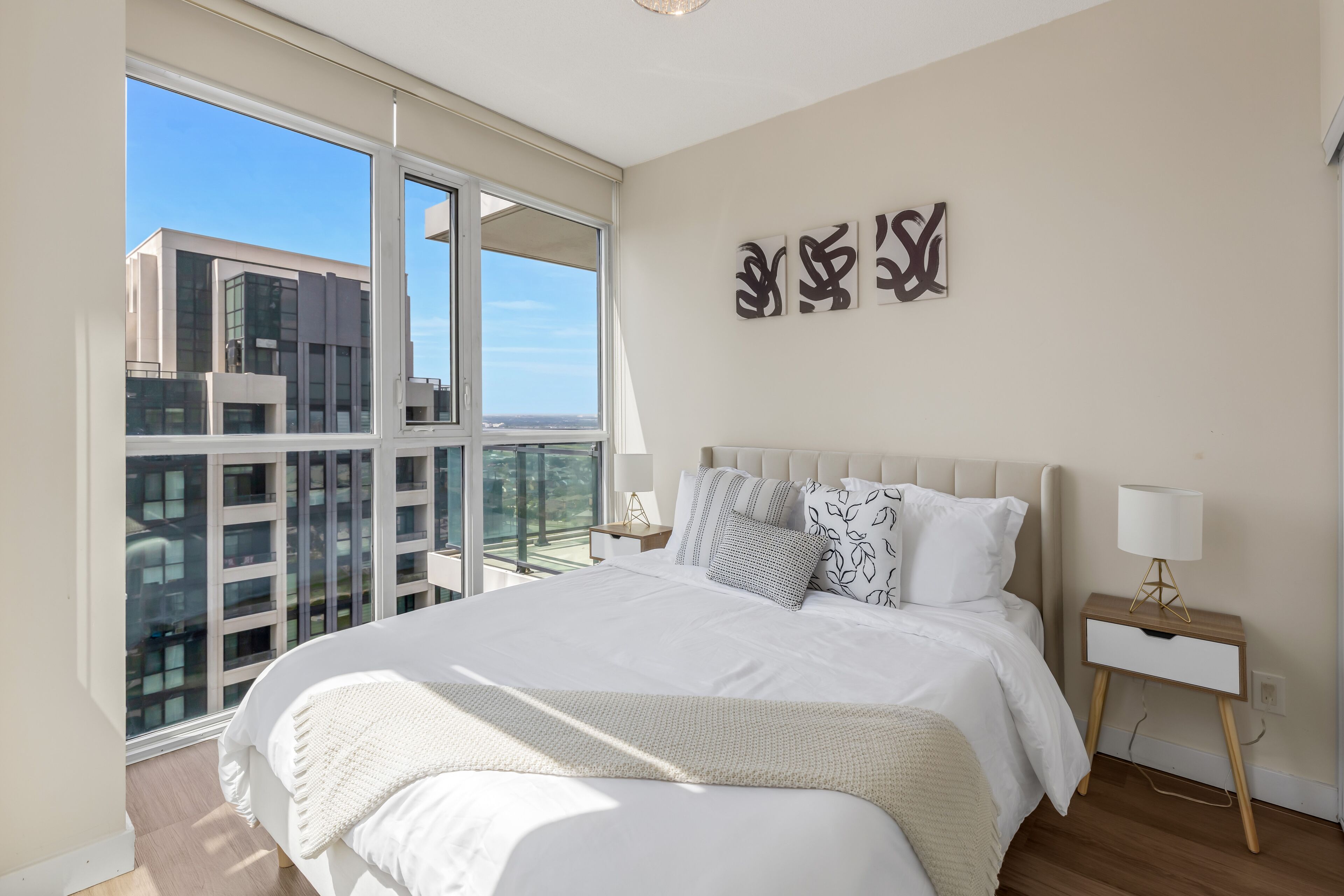 3 bedrooms, desk, iron/ironing board, travel crib