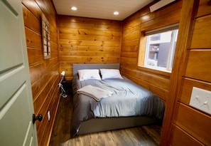 3 عدّة غرف نوم وواي فاي وملاءات أسرّة